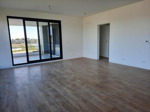 Imagen 12 de 30 de Alquiler Departamento 4 Ambientes Con Dependencia Al Rio En Barrio Puerto Escondido Nordelta