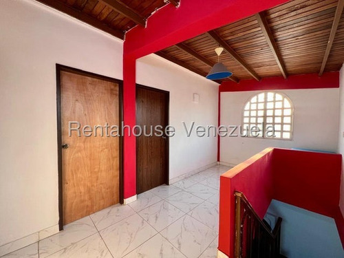 Marianny Gonzalez, En Venta Casa Duplex Con Piscina La Morenera Cabudare