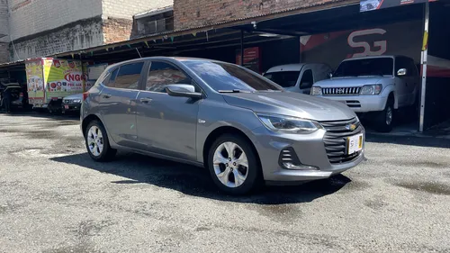 Chevrolet Onix 1.0T Premier Hatch At