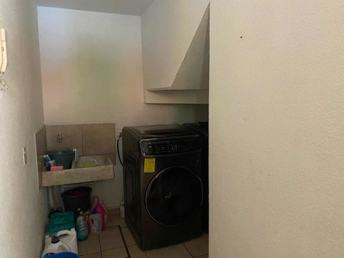 Imagen 3 de 14 de Casa Con 3 Recamaras, Cuarto De Servicio Y 4 Baños