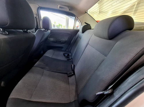 Imagem 7 de 9 de Volkswagen Voyage 1.6 Mi 8v Flex 4p Manual