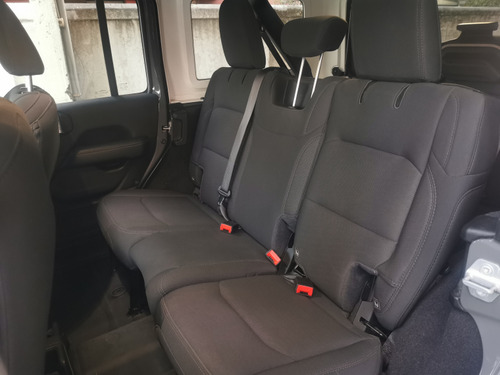 Jeep Wrangler UNLIMITED SAHARA 4X4 2.2 AT