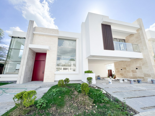 Casa Con Piscina Y Patio Proyecto Cerrado Doña Ysabel G