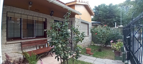 Imagen 2 de 26 de Santa Teresita Venta Chalet En Barrio Residencial