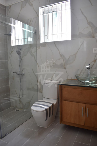 Imagen 16 de 22 de Casa Moderna En Venta Urbanización Los Prados, Santiago (jpc-221)