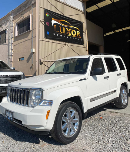 Imagen 2 de 15 de Jeep Liberty 2008 Limited Base Piel 4x2 Mt