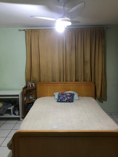 Sobrado De 3 Dormits, 3 Banheiros, Sala De Estar E Jantar