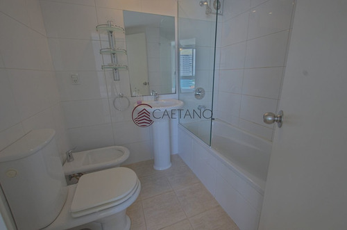 Imagen 21 de 26 de Apartamento Con 3 Dormitorios Más Dependencia En Alquiler Temporada - Punta Del Este Brava