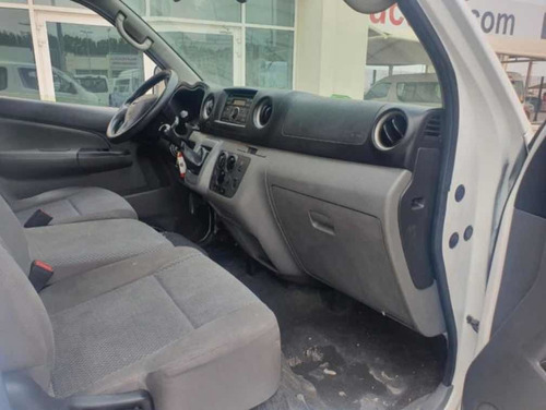 Nissan Urvan 2016