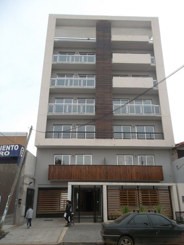 Imagen 1 de 6 de Departamento De Categoria Moreno Centro Sur 3 Amb Con Coch