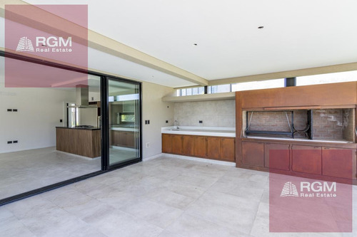 Imagen 25 de 30 de Casa En Lagos Del Golf- Cuatro Dormitorios Mas Escritorio