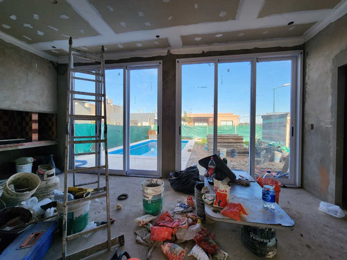 Imagen 4 de 30 de Casa Venta Barrio Laguna Azul Ezeiza Permuta