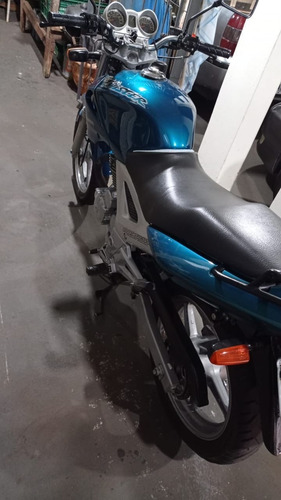 Imagem 3 de 8 de Honda Twister