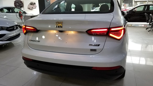 Imagen 10 de 15 de Fiat Cronos 1.8 Premium Manual ( L )
