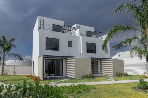 Imagen 2 de 14 de Venta De Casa Con Roof Garden Y Vista A La Alberca