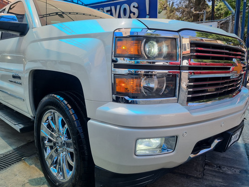 Chevrolet Cheyenne 5.3 2500 Doble Cab High Country 4x4 Mt