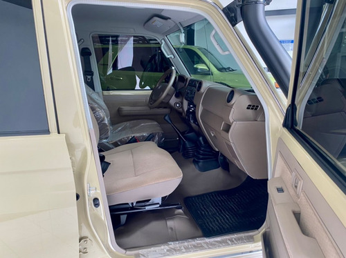 Imagen 10 de 13 de Toyota Land Cruiser Hembrita Sincronico 4x4