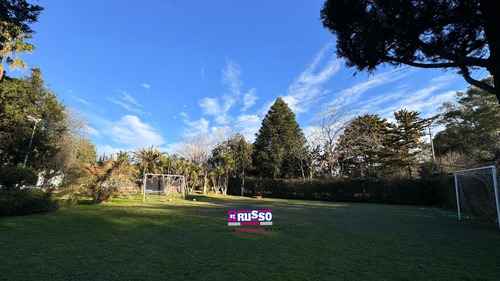 Venta Casa Quinta 6 Ambientes Barrio 20 De Junio