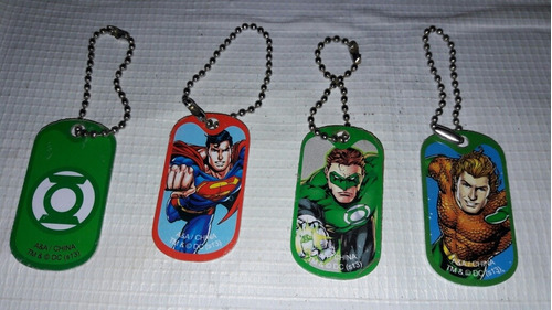 Superman,acuaman,linterna Verde. 4 Llaveros De Super Héroes.
