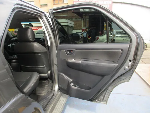 Toyota Fortuner Sr5 4x2 2700cc Mt Aa