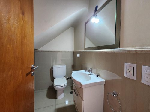 Venta. Departamento En Duplex 2 Ambientes Divisibles Como 3 Ambientes. Caballito. Financiacion