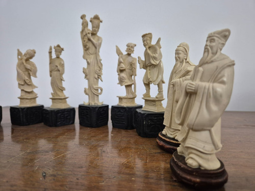 Figuras De Simil Marfil Antiguas Gris (Usado)