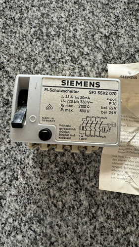 Interruptor Simmens 5sv2 070 Palanca Color Blanco Antiguo