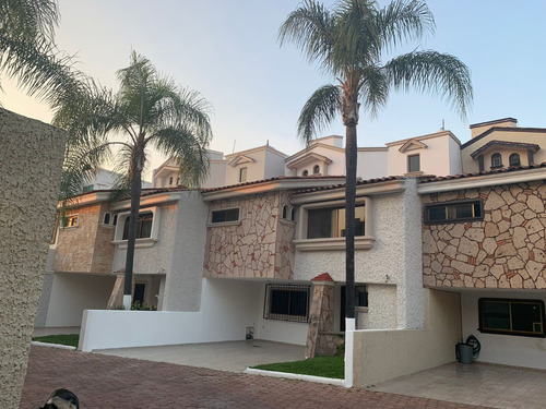 Casa En Venta Dentro De Coto En Prados Tepeyac Zapopan