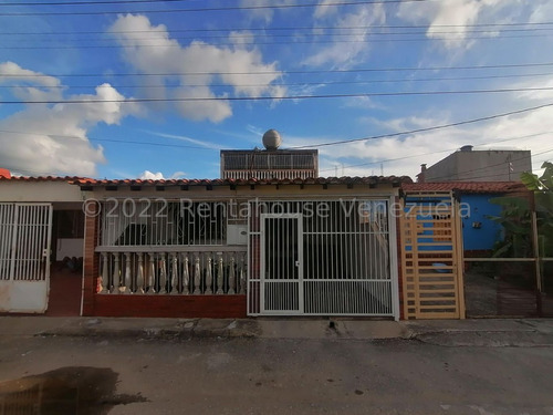  *jl/ Cómoda Casa En Calle Cerrada En Venta. Los Yabos Cabudare  Lara, Venezuela. Jose Lopez/  4 Dormitorios  2 Baños  114 M² 