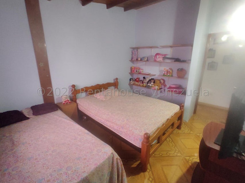 Rent-a-house Vende Bellísima Casa, Conectado A Pozo De Agua, Res. Villas Apamate, Maracay, Estado Aragua, 25-14387 Gf