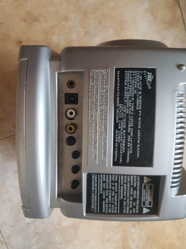 Imagen 3 de 6 de Tv Radio Portátil