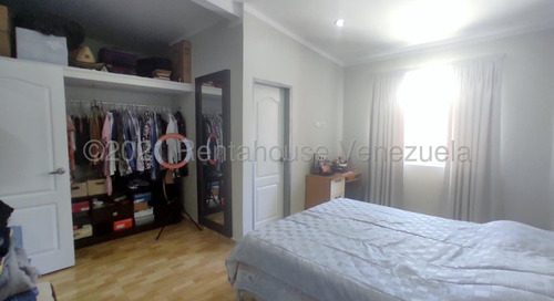 Townhouse En Venta Turmero Urb. Villa Paraiso Ec23-3845