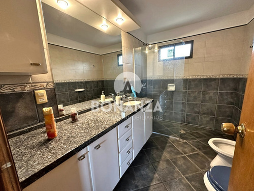 Casa En Venta En Barra De Portezuelo. Con Vista Al Mar Y Gran Metraje De Terreno - Acepta Banco. A 350 Metros De La Playa.