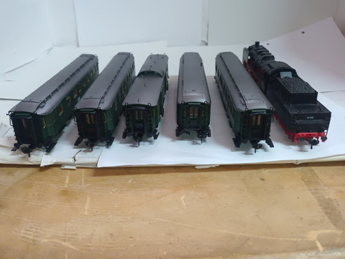 Tren Fleischmann Ho Con Locomotora Antigua Y 5 Vagones (Usado)