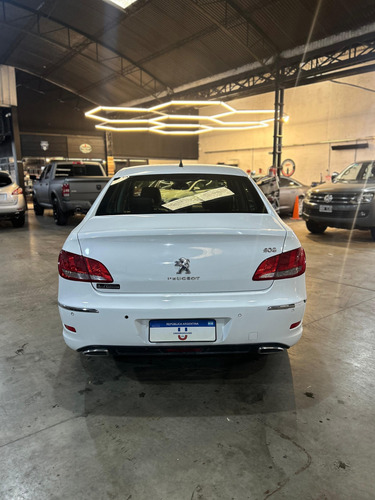 Peugeot 408 2.0 Feline 143cv