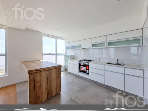 Venta Departamento De Dos Dormitorios Con Balcon, Cochera Y Amenities En Puerto Norte