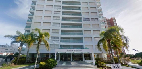 Imagen 1 de 17 de Excelente Apartamento De 2 Dormitorios En Edificio Palm Beach - Playa Mansa