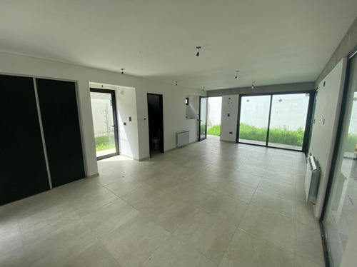 Imagen 7 de 21 de Departamento En Venta En Manuel B Gonnet Calle 27 E/ 491 Y 193 - Dacal Bienes Raices