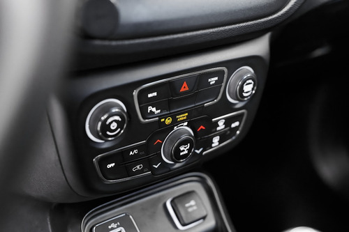 Imagen 12 de 15 de Jeep Compass 2.4 Sport 4x2 Mt 2021