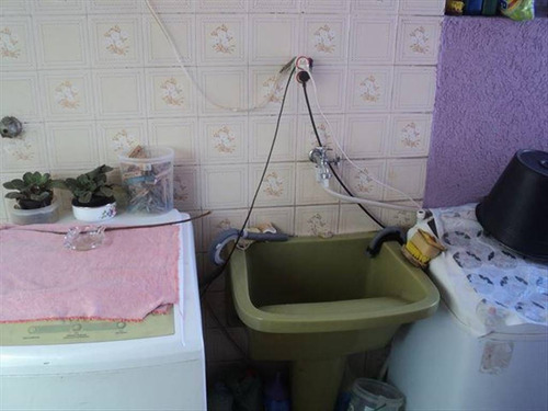 Imagem 13 de 30 de Bem Perto Da Praia Num Terreno De 5 X 25 Com Duas Vagas De Garagem - Hm663