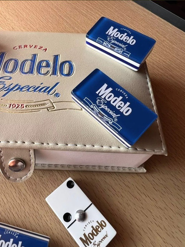 Domino Corona Extra Blanco / Domino Modelo Especial Azul