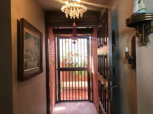 Imagen 2 de 16 de Livy Ramirez Vende Casa En Lomas De Prados Del Este Mls #22-18258