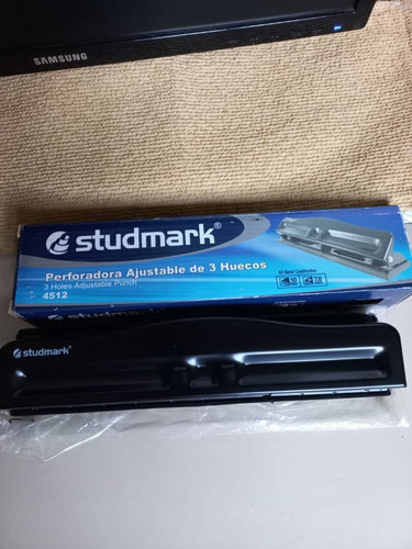 Perforador De Papel De 3 Huecos Nuevo Studmark Oficina