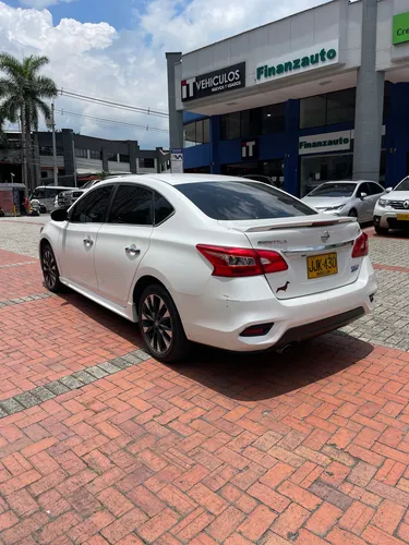 Nissan Sentra 1.8 B17 Fl Sr