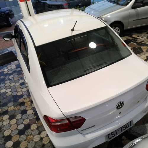 Volkswagen Voyage 1.0 Seleção Tec Total Flex 4p 2014