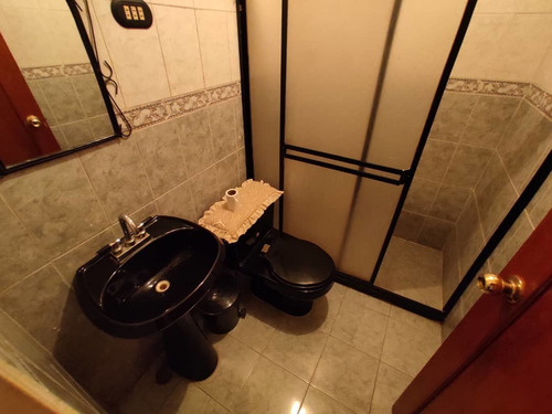 Imagen 6 de 14 de En Venta Linda Casa En La Candelaria, El Limón 04128676886