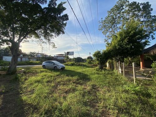 Terreno En El Coacoyul, A Pie De Carretera, Ideal Para Restaurant