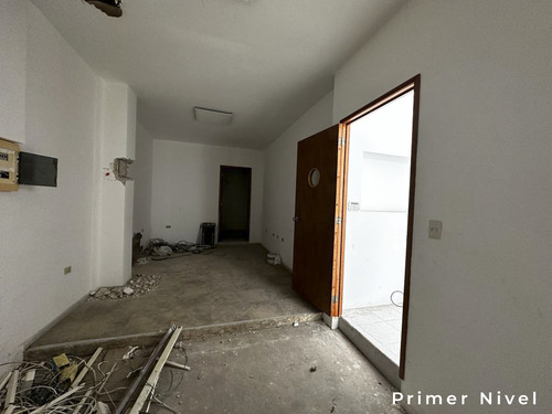 Renta De Edificio De Tres Pisos, En Avenida Prol Montejo, Para Adecuar