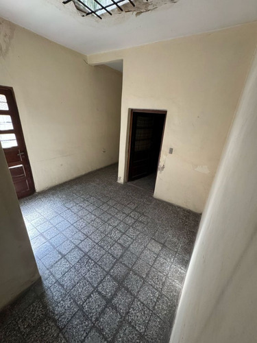 Casa + Depto.+ Local +galpón. Lote 14 X 22 Lanús O. Invers