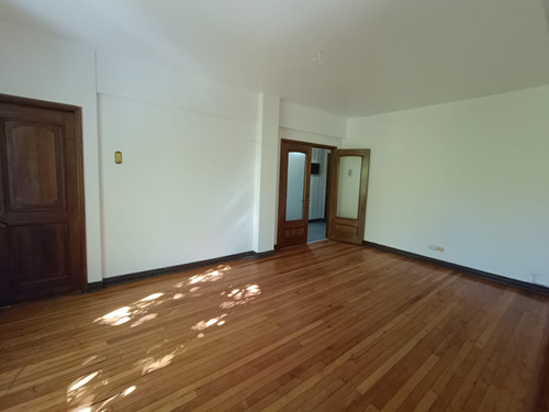Amplio Departamento En Arriendo Plaza Perú